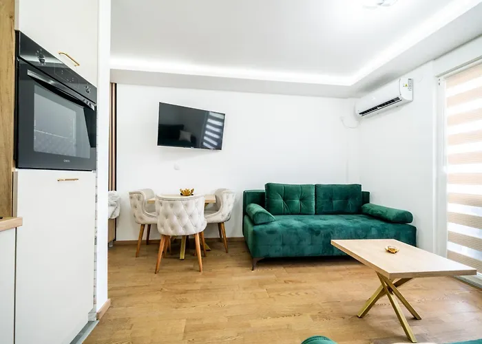 Panorama V Lux Apartment