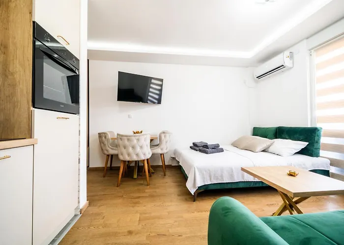 Panorama V Lux Apartment