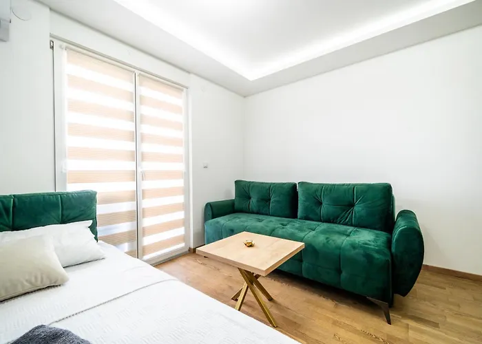 Panorama V Lux Apartment